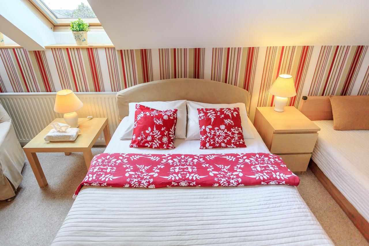 B&B Kamelia Коморники Екстер'єр фото