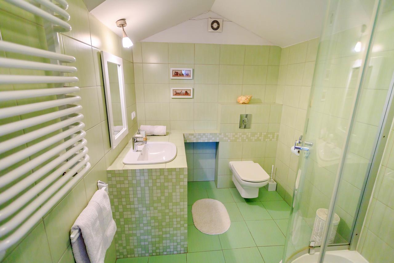 B&B Kamelia Коморники Екстер'єр фото